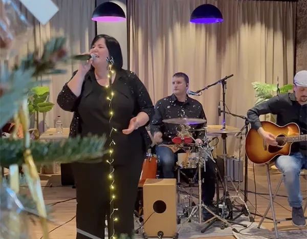 Sleeping In My Car – Dunkelschwarz · Linz