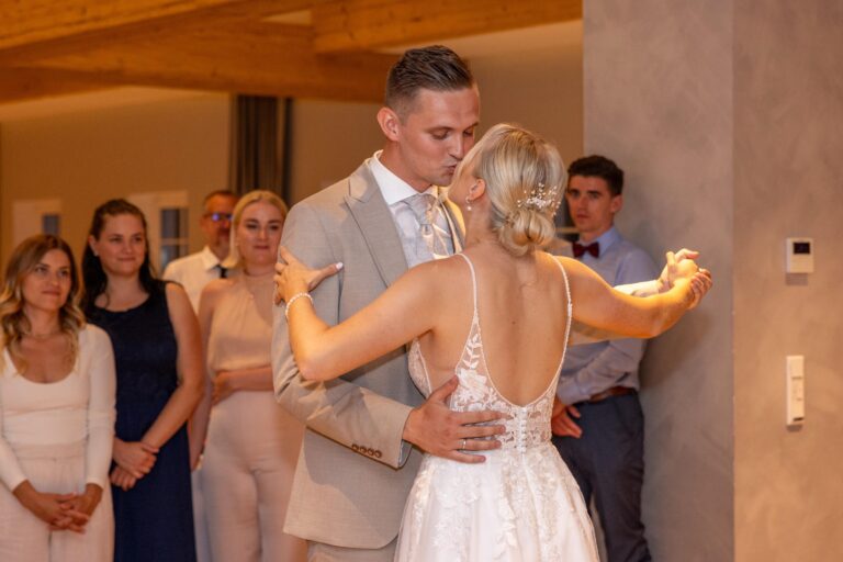 Shut Up And Dance With Me – Zeilingergut · Adlwang