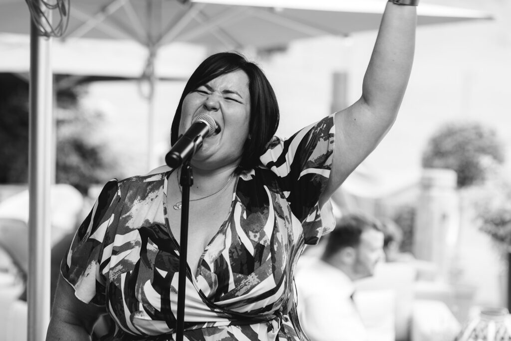 Zum Mitsingen & feiern.